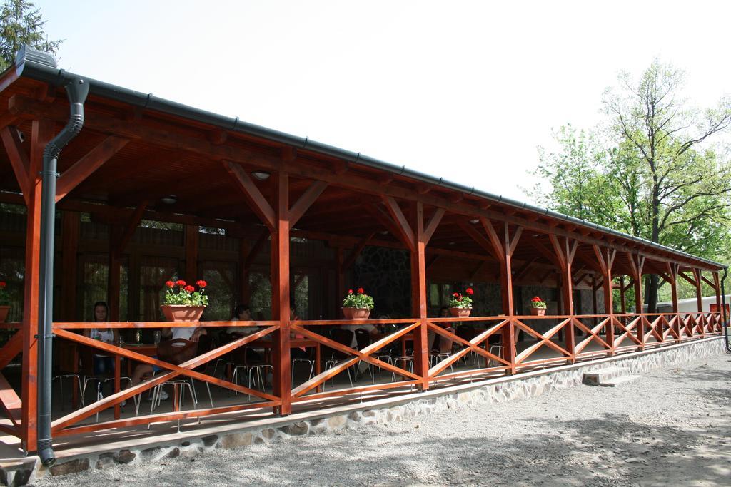 Matra Kemping Apartmanok Матрафюред Екстериор снимка